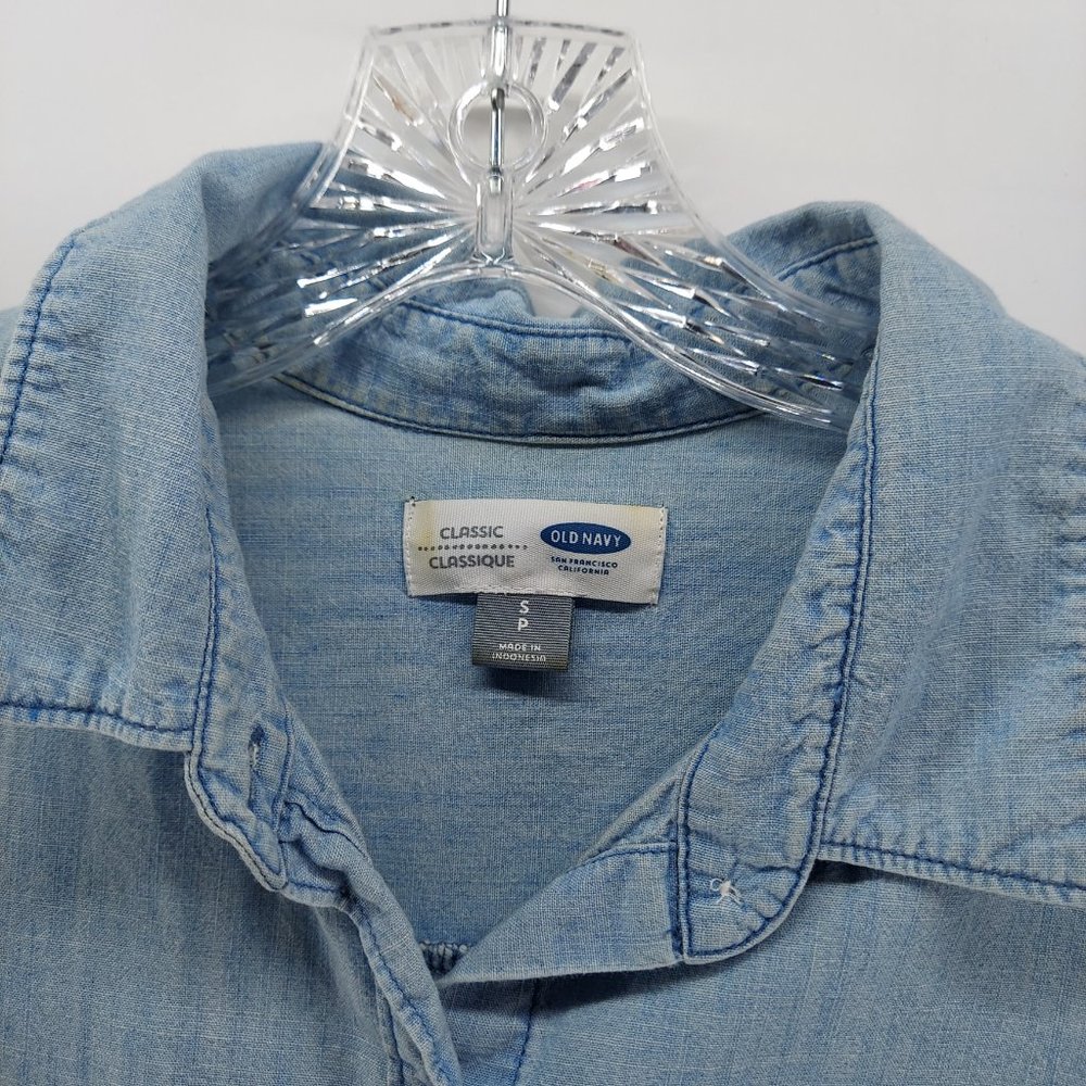 Old Navy Classic Chambray Button Front Shirt - image 3